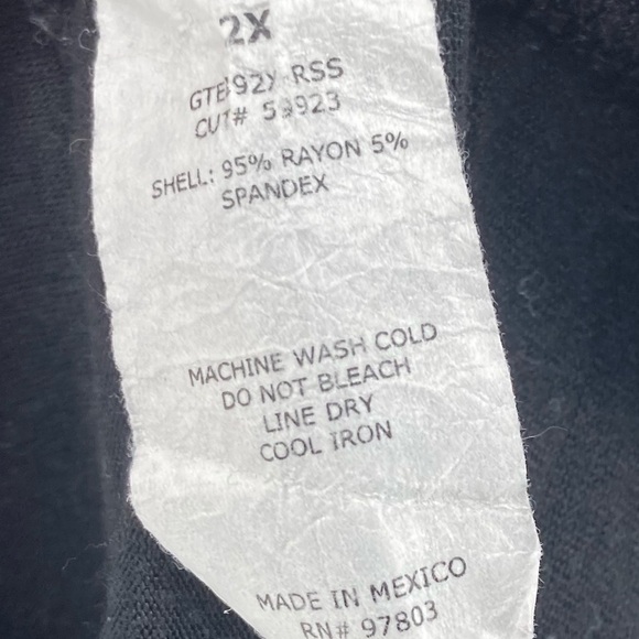 Green envelope Black mesh embroidered yoke top 2x - Picture 10 of 10